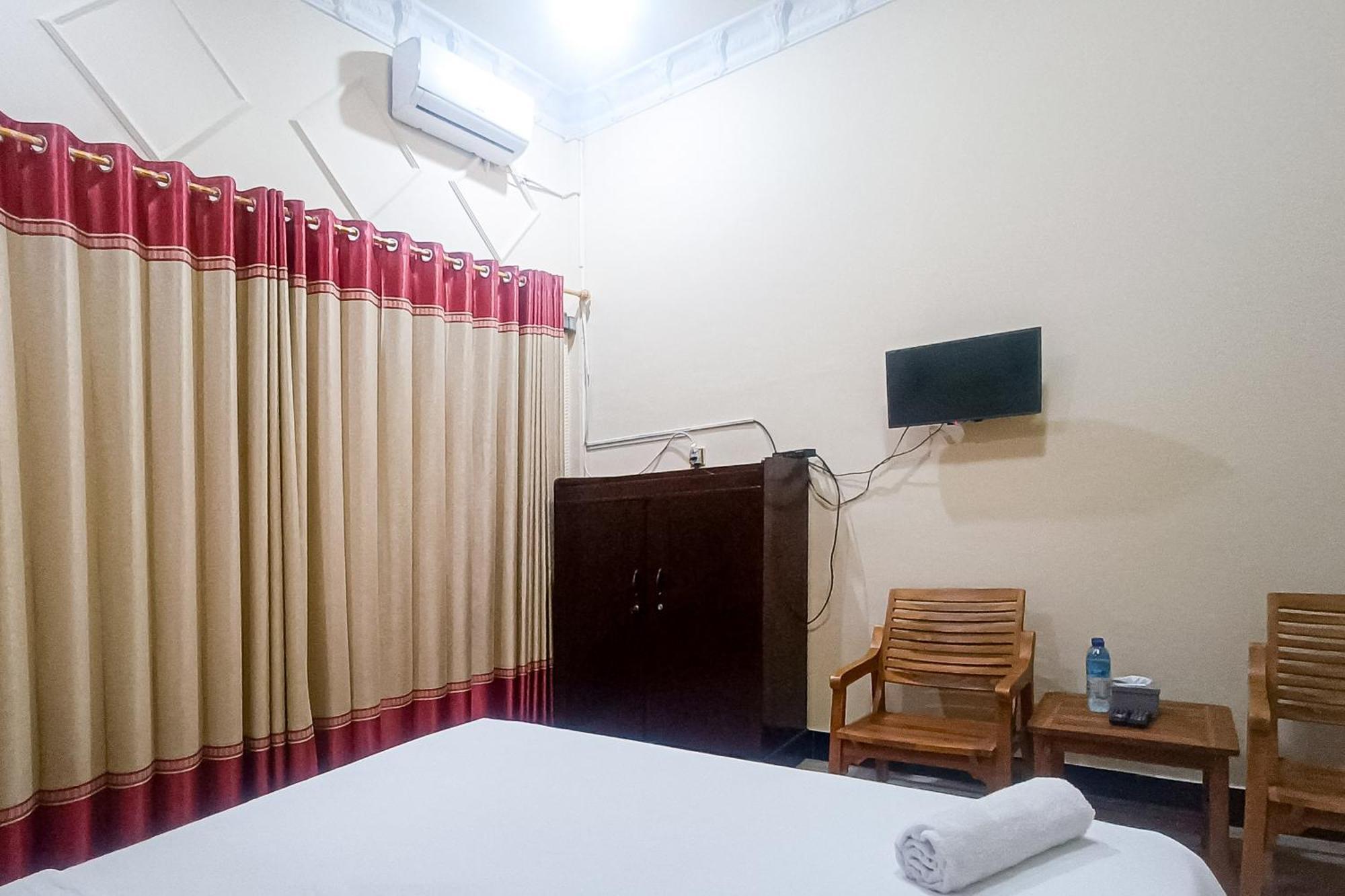 Reddoorz At Senaz Guesthouse Mataram Esterno foto